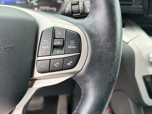 Used 2021 Ford Explorer XLT RWD image 35