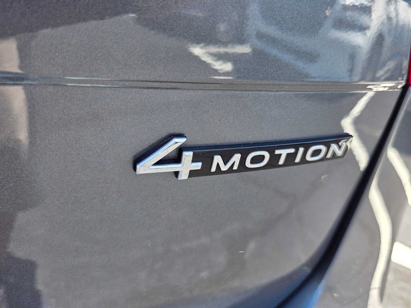 Used 2023 Volkswagen Tiguan SE w/ Panoramic Sunroof Package AWD/4WD image 16
