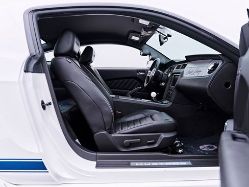 Used 2011 Ford Mustang GT Premium w/ Electronics Pkg RWD image 37