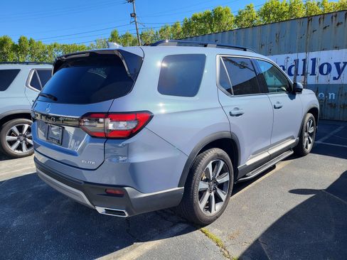 Used 2023 Honda Pilot Elite image 4