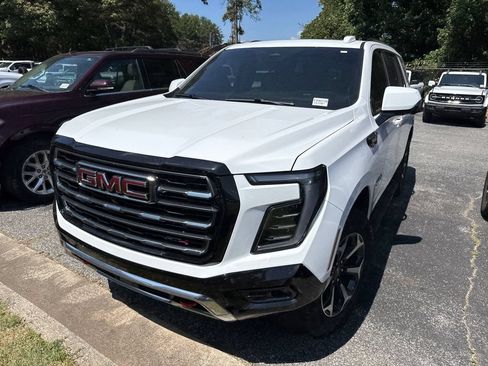 Used 2025 GMC Yukon AT4 AWD/4WD image 4