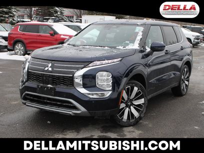 Used 2025 Mitsubishi Outlander SE