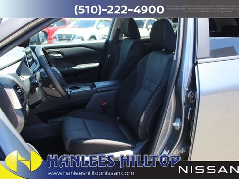 Used 2025 Nissan Rogue SV FWD image 13