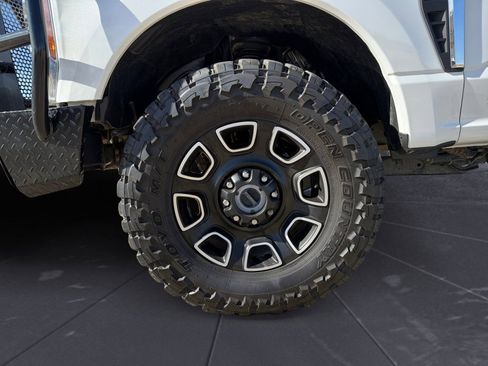 Used 2024 Ford F250 Platinum image 14