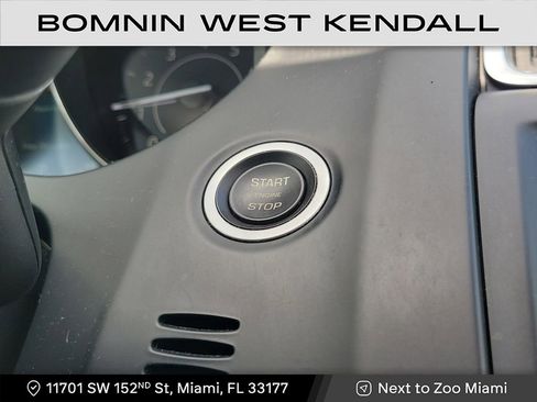 Used 2020 Jaguar E-PACE Base image 17