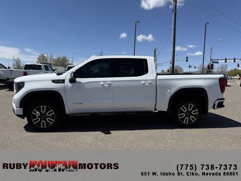 Used 2023 GMC Sierra 1500 AT4 w/ Technology Package AWD/4WD image 4