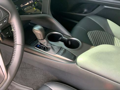 Used 2024 Toyota Camry SE FWD image 15