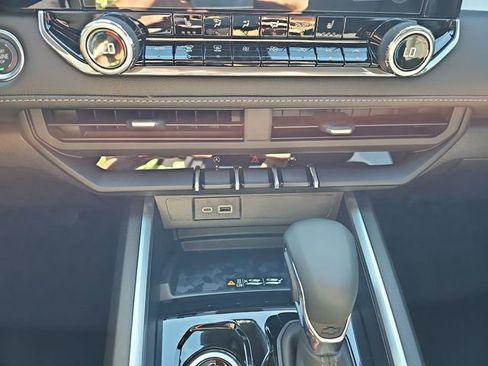 New 2026 Chevrolet Colorado LT w/ LT Convenience Package AWD/4WD image 18