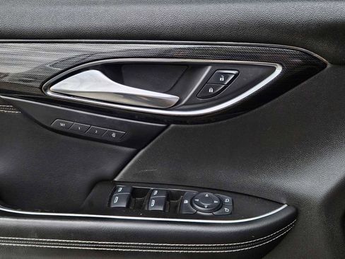 Used 2021 Buick Envision Essence FWD image 24
