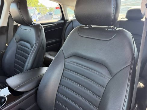 Used 2015 Ford Fusion SE w/ Equipment Group 202A FWD image 13
