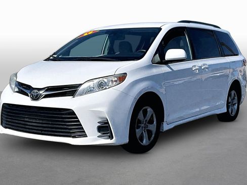 Used 2019 Toyota Sienna LE FWD image 1