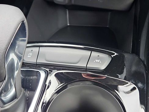 New 2026 Chevrolet Trax LT w/ Driver Confidence Package FWD image 9