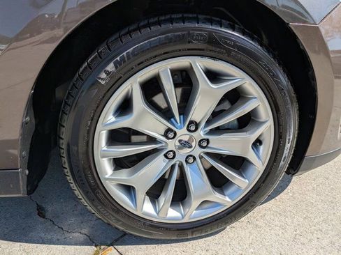 Used 2016 Ford Taurus Limited image 10