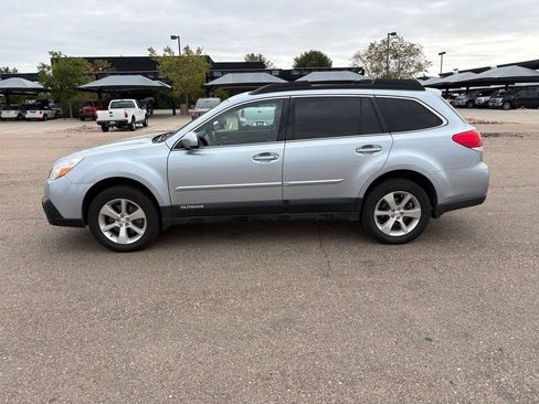 Used 2013 Subaru Outback 3.6R Limited w/ Moonroof Pkg AWD/4WD image 8