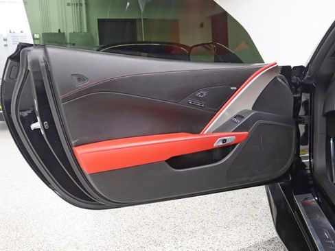 Used 2015 Chevrolet Corvette Z06 w/ 3LZ Preferred Equipment Group image 33