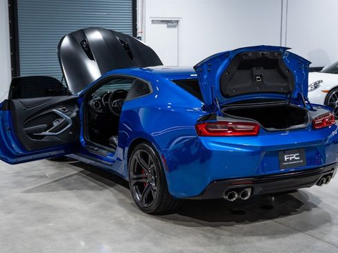 Used 2018 Chevrolet Camaro SS image 34