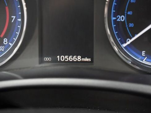Used 2017 Toyota Corolla SE w/ Carpet Mat Package (TMS) FWD image 15
