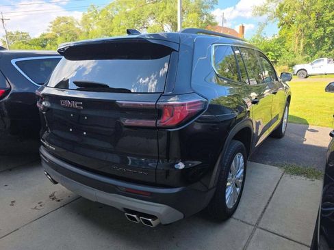 Used 2024 GMC Acadia Elevation AWD/4WD image 2