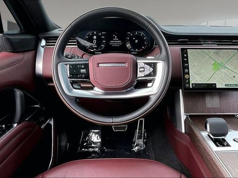 Certified 2025 Land Rover Range Rover Autobiography AWD/4WD image 8