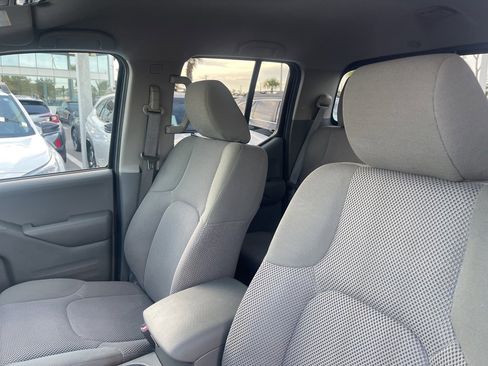 Used 2019 Nissan Frontier SV image 21
