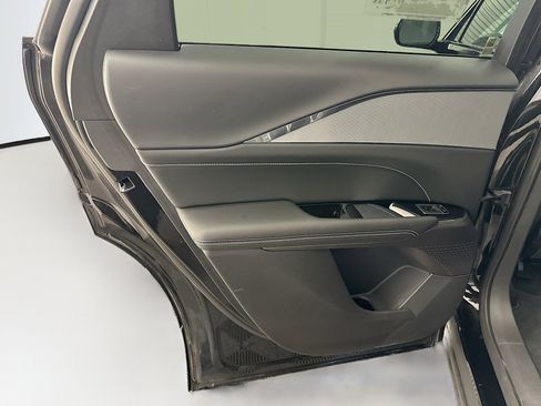 Used 2024 Cadillac Lyriq Tech image 28