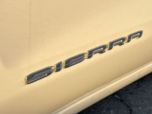 Used 2025 GMC Sierra 1500 SLT image 8