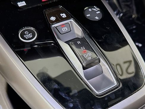 Used 2023 Audi Q4 e-tron Premium Plus w/ Premium Plus image 17