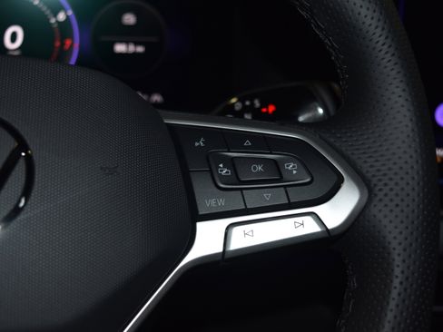 New 2026 Volkswagen Tiguan SE R-Line image 9