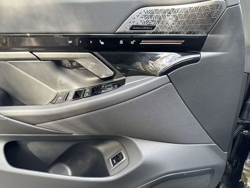 New 2026 BMW 530i xDrive w/ Premium Package image 17