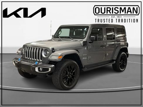 Used 2023 Jeep Wrangler Unlimited Sahara w/ Cold Weather Group AWD/4WD image 2