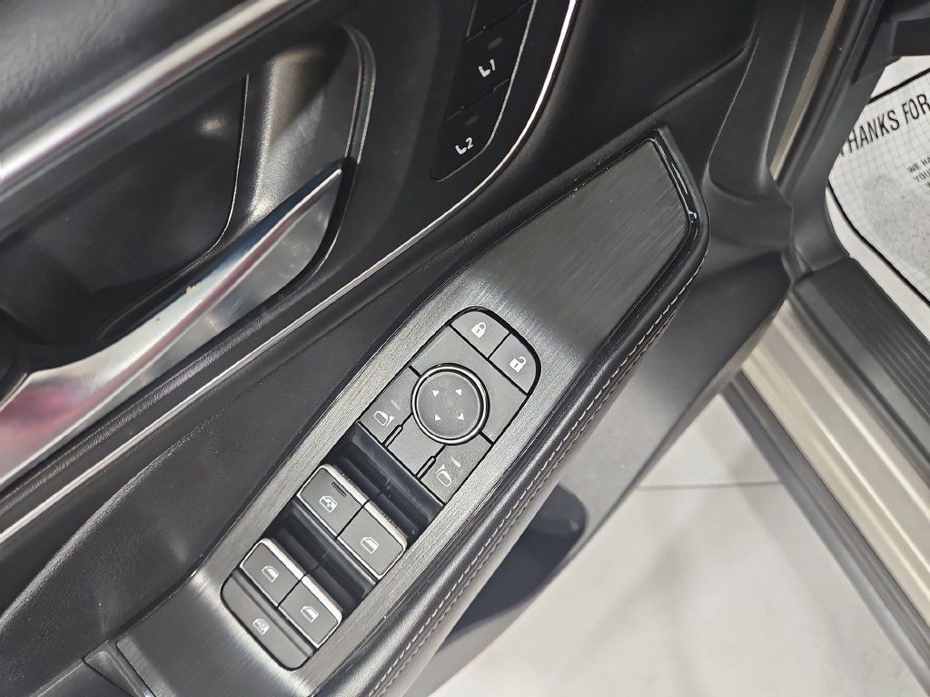 Certified 2025 Nissan Rogue Platinum FWD image 13