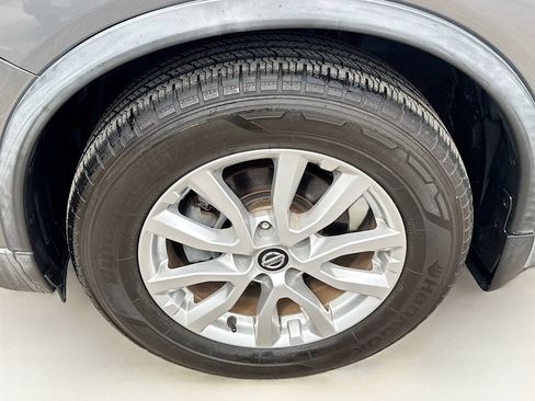 Used 2018 Nissan Rogue SV FWD image 38