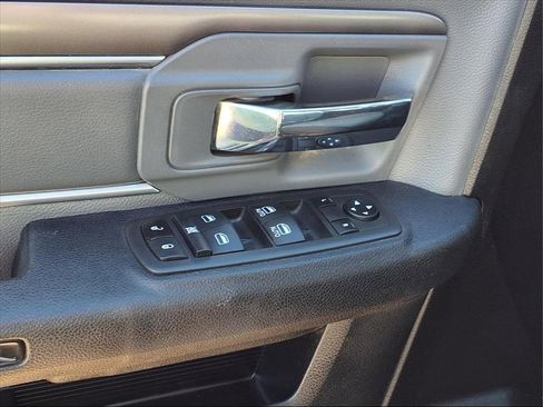 Used 2022 RAM 1500 Classic SLT image 17