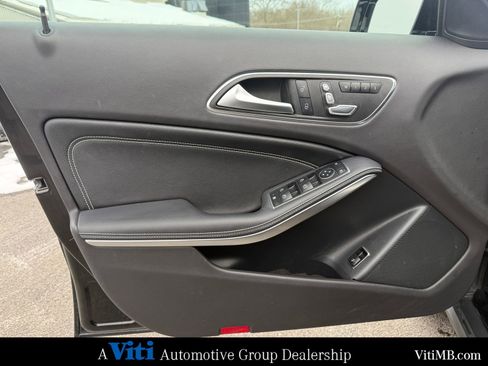 Used 2018 Mercedes-Benz GLA 250 4MATIC image 16