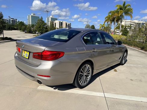 Used 2018 BMW 530i w/ Premium Package image 3