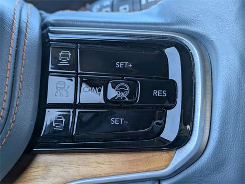 Used 2022 Jeep Grand Wagoneer Series III w/ Rear Seat Video Group 1 image 33