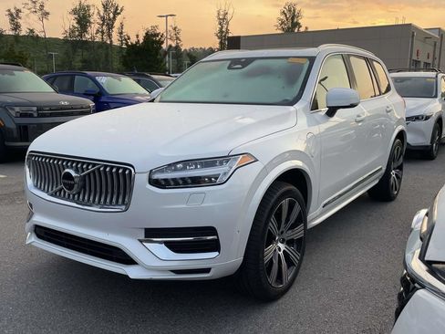 Used 2023 Volvo XC90 T8 Plus w/ Protection Package Premier AWD/4WD image 2