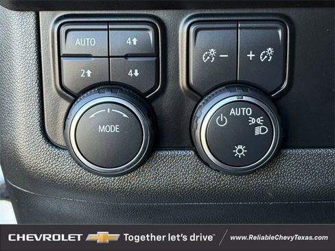 Used 2023 Chevrolet Suburban Premier image 24