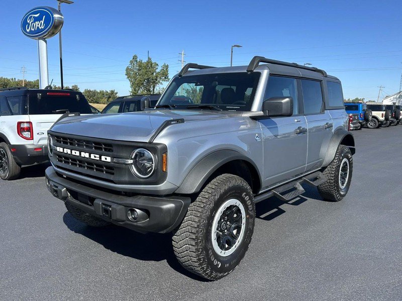 Used 2024 Ford Bronco Black Diamond w/ Sasquatch Package AWD/4WD image 4