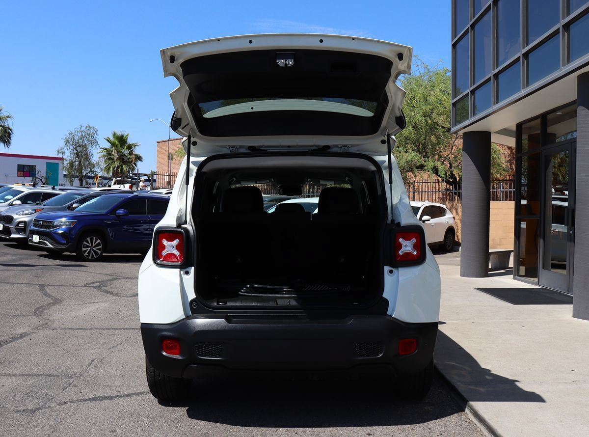 Used 2021 Jeep Renegade Latitude w/ Convenience Group FWD image 22