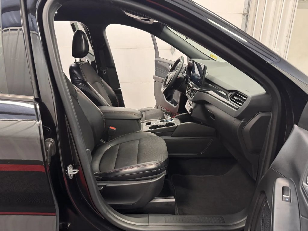 Used 2024 Ford Escape ST-Line w/ Tech Pack #1 AWD/4WD image 45