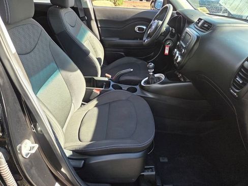 Used 2019 Kia Soul FWD image 16