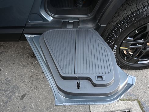 Used 2023 Rivian R1T Adventure image 48