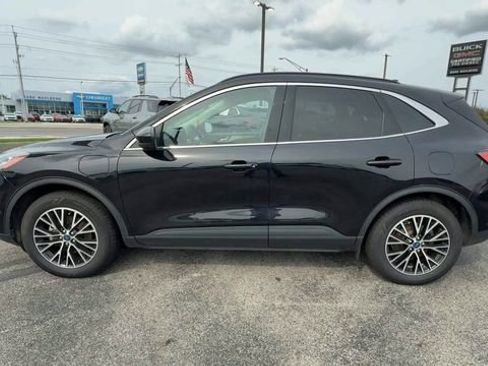 Used 2022 Ford Escape Titanium w/ Titanium Premium Package FWD image 5