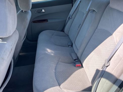 Used 2005 Buick LaCrosse CX w/ Silver Convenience Package image 8