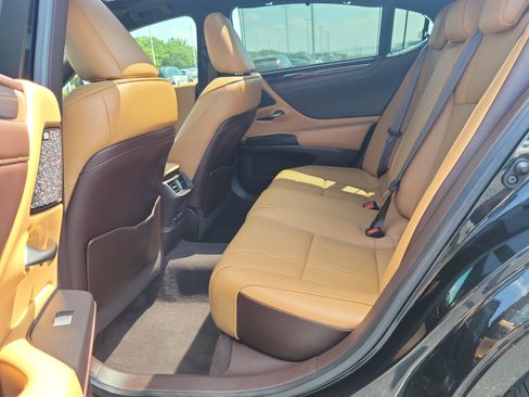 Used 2020 Lexus ES 350 Ultra Luxury w/ Accessory Package 2 FWD image 11