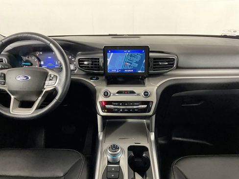 Used 2022 Ford Explorer XLT w/ Equipment Group 202A image 17