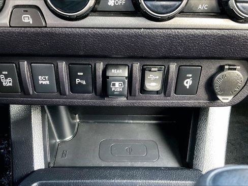 Used 2018 Toyota Tacoma TRD Pro image 25