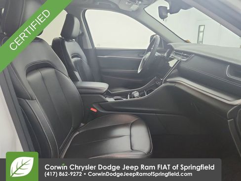 Certified 2023 Jeep Grand Cherokee Limited w/ Black Appearance Package image 23