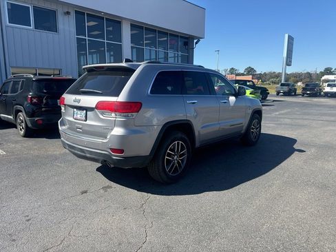 Used 2018 Jeep Grand Cherokee Limited w/ Luxury Group II RWD image 3